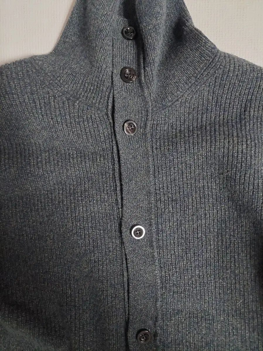 ブランクルーム ハイネック