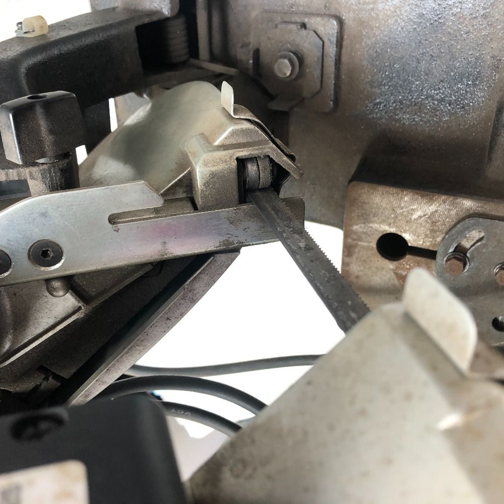 ◇◇MAKITA マキタ バンドソー 本体のみ 100v 2107FW ブルー - メルカリ 