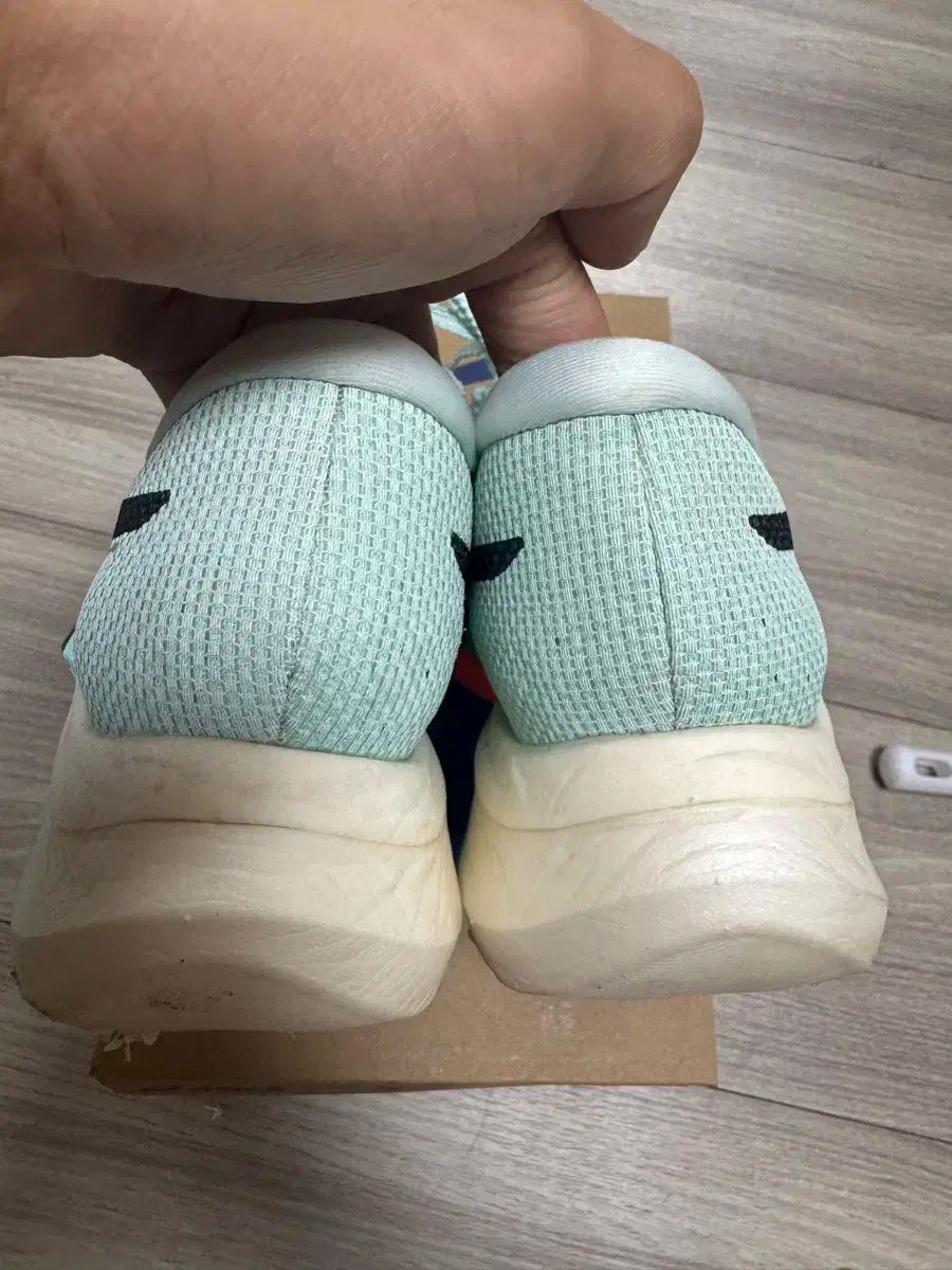 Asics アシックス