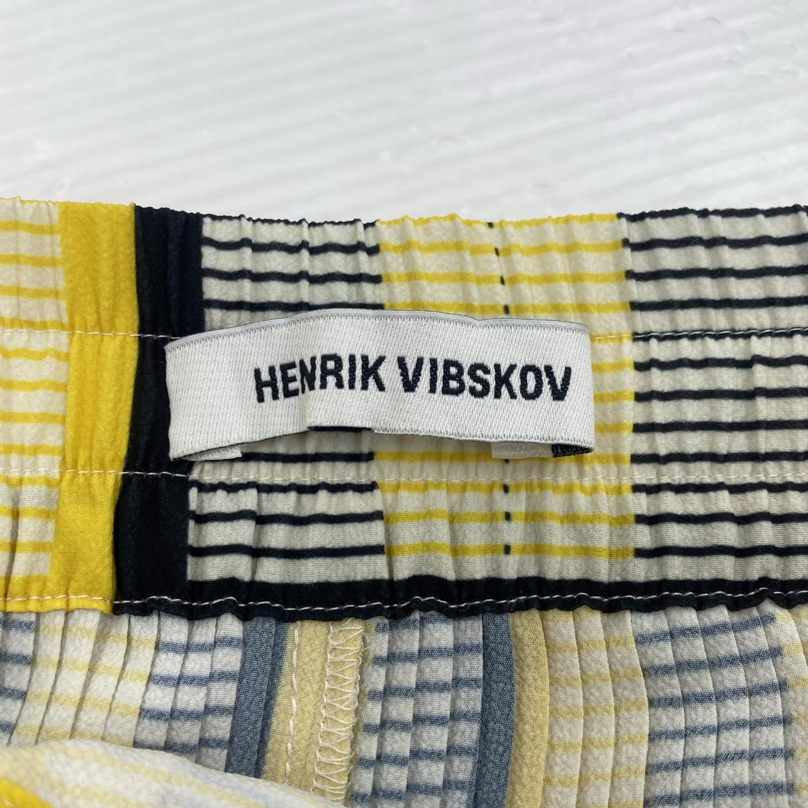 HENRIK VIBSKOV プリーツパンツ Henrik Vibskov Remember プリーツ パンツ | ブラック | FARFETCH JP