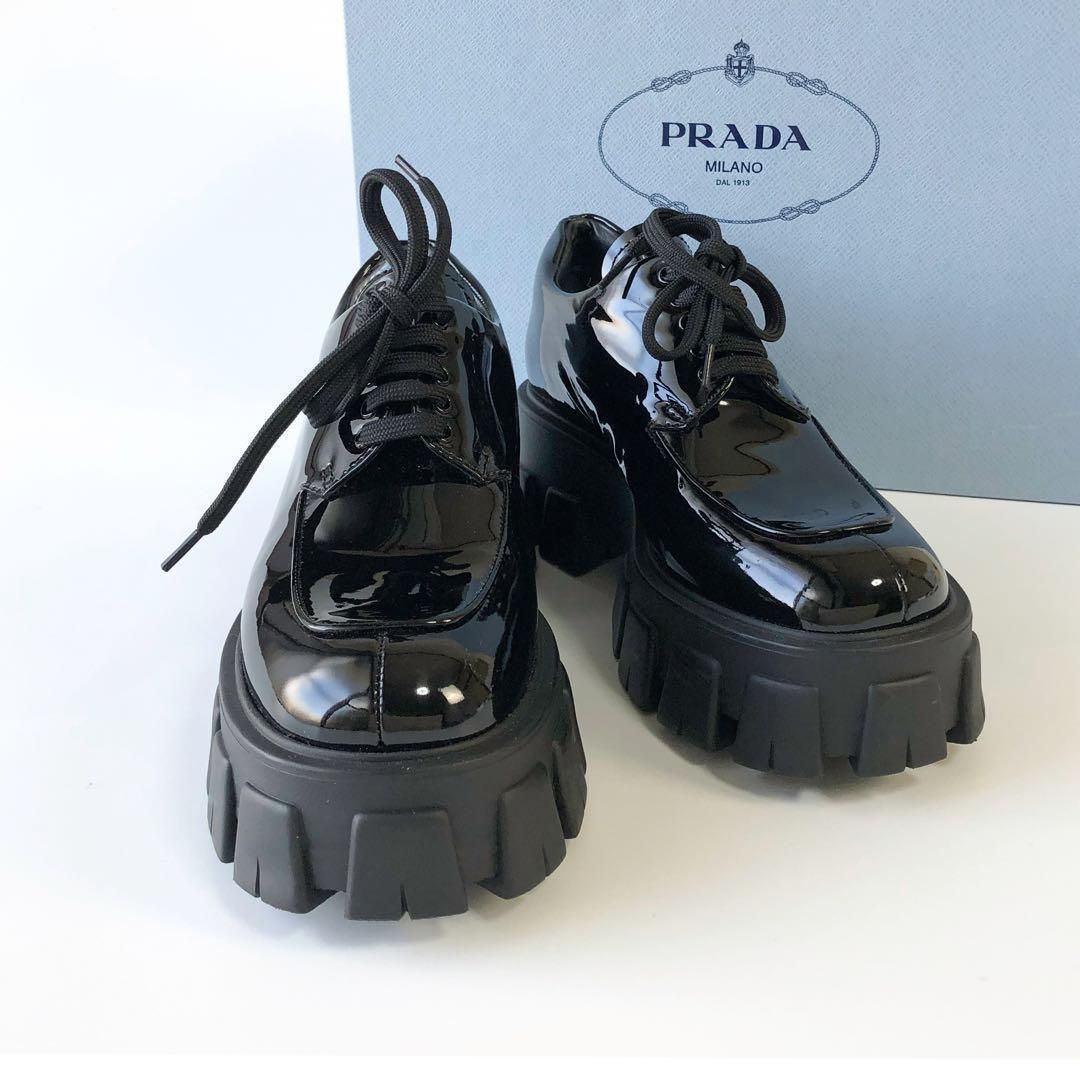 大人気PRADA プラダモノリス ローファー 23cm非常に人気のある商品