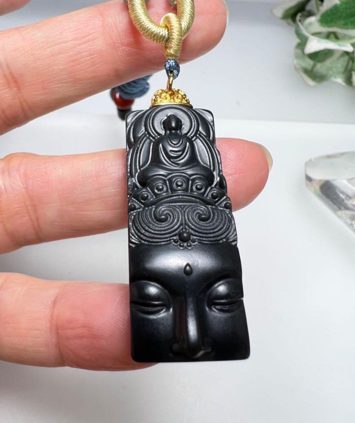 和田玉観音様彫り紐ネックレス 至高の慈悲 願望成就・開運・健康長寿