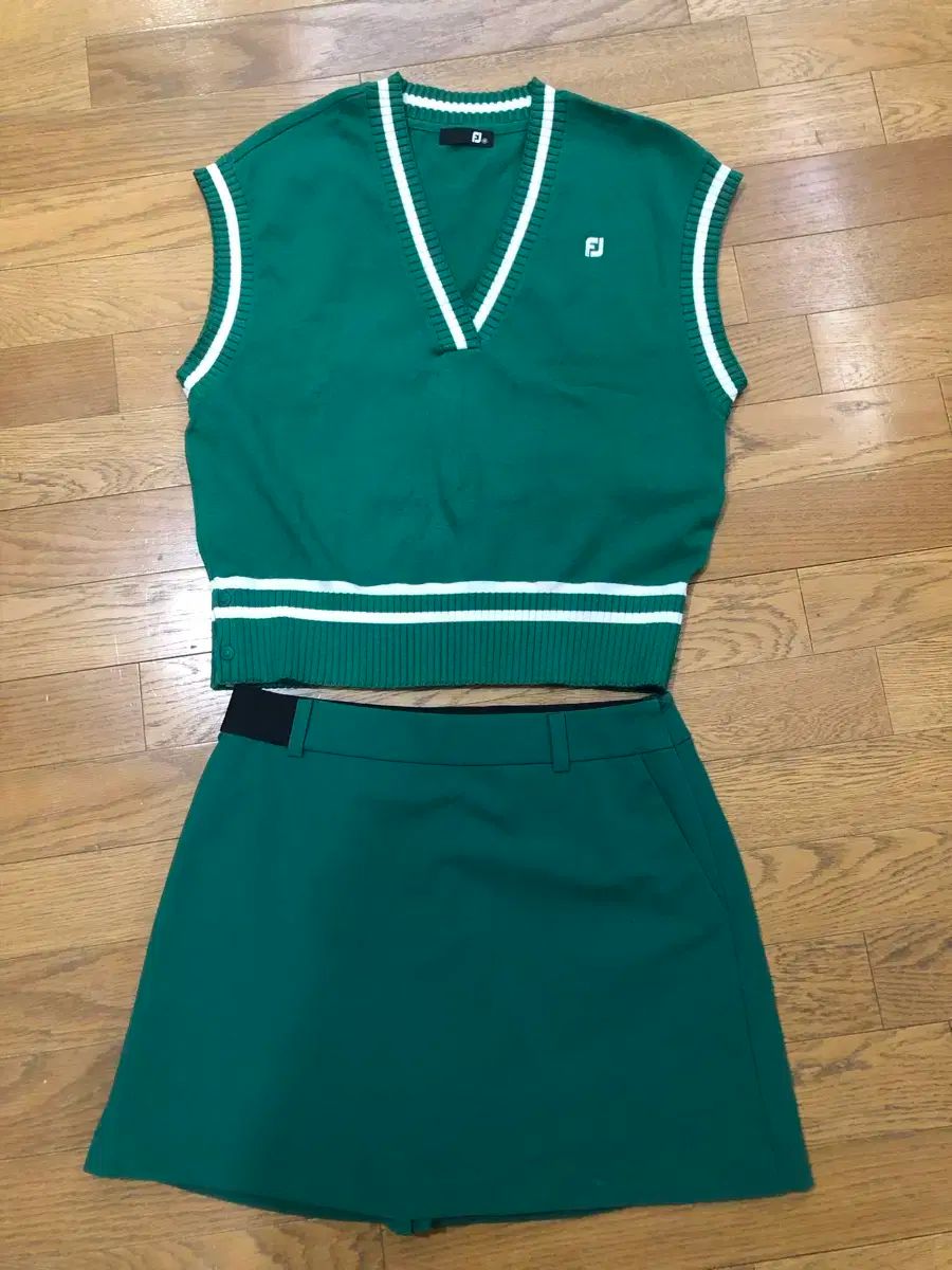 FootJoy(フットジョイ) ゴルフベスト ＆ スカートセット M サイズ