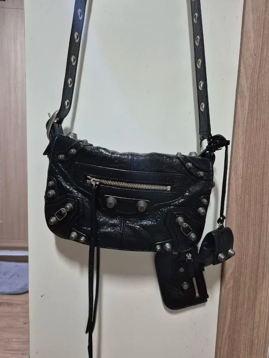 BALENCIAGA バレンシアガ Arena アリーナ ラムスキン 高齢者 シルバー ハードウェア または カゴル XS フラップバック