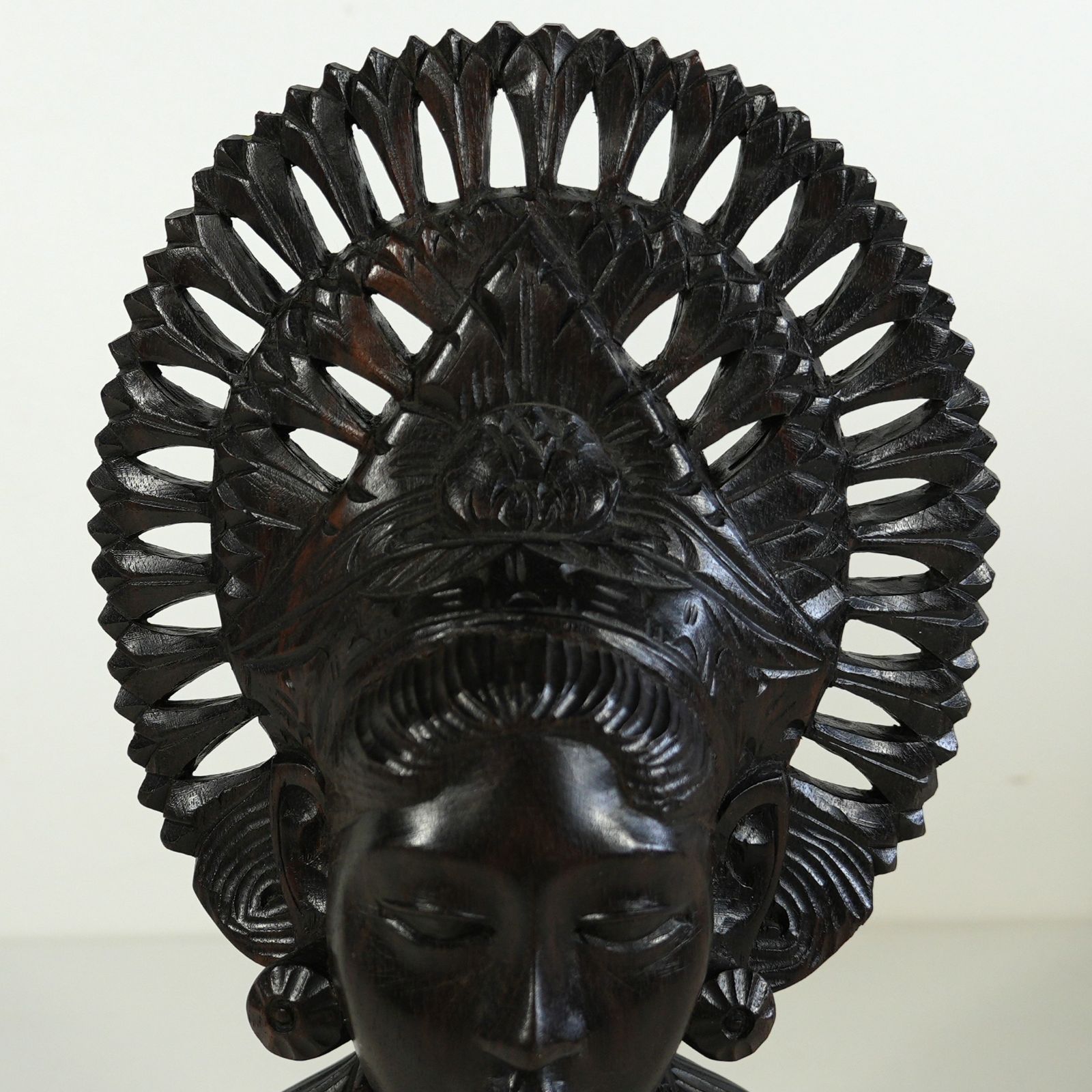 SJi] 木彫り 彫刻 バリ島 女神像 BALI刻印 現状品 - メルカリ