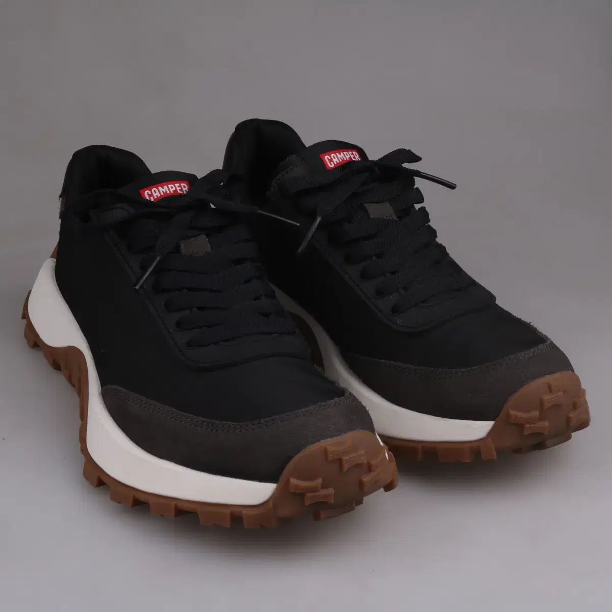 Camper(カンペール) ドラフト トレイル スニーカーズ 出品 （ 39 245 ） 5220