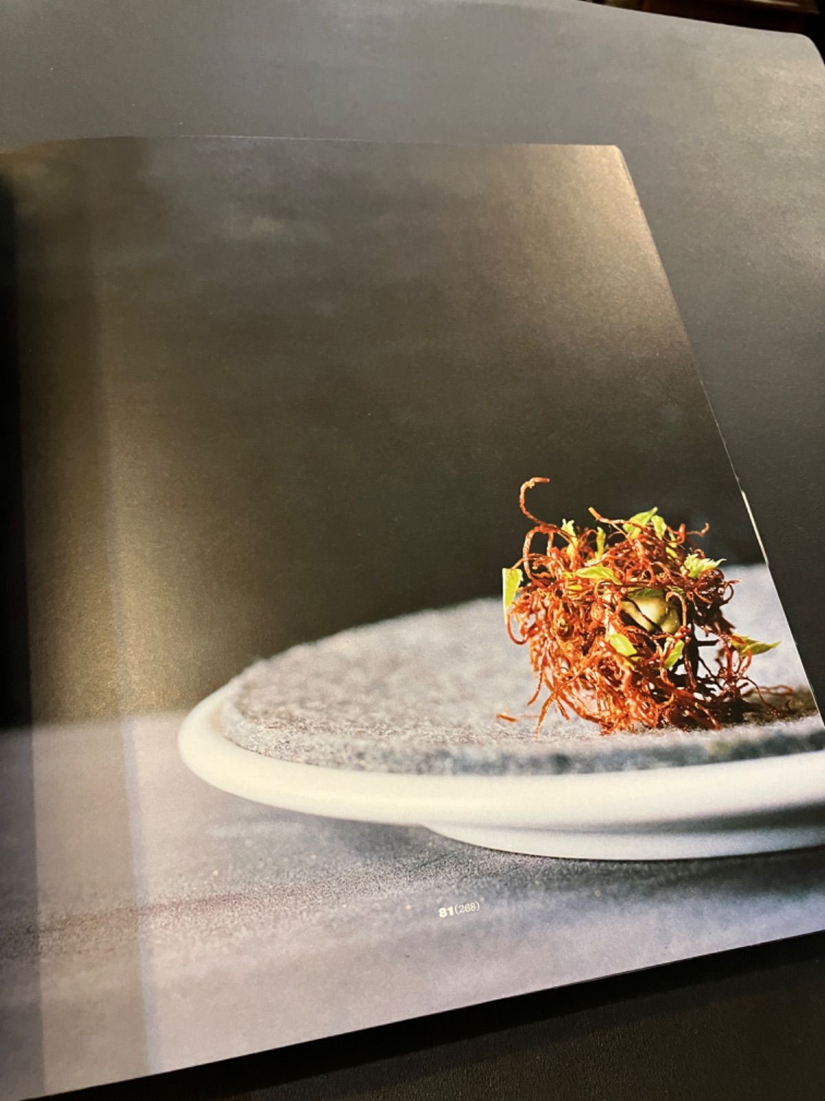 NOMA: 北欧料理の時場所 ノーマ 北欧料理の時間と場所 | レネ・レゼピ | nostos books