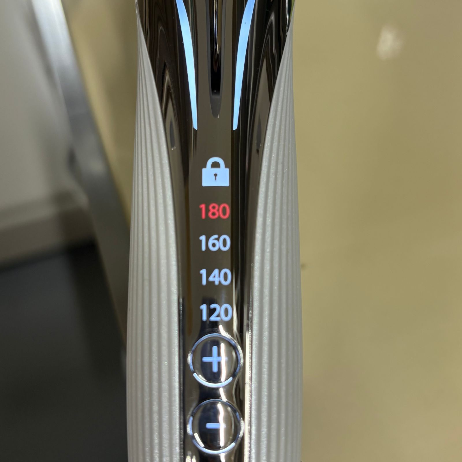 リファビューテック カールアイロン | ヘアアイロン | ReFa（リファ