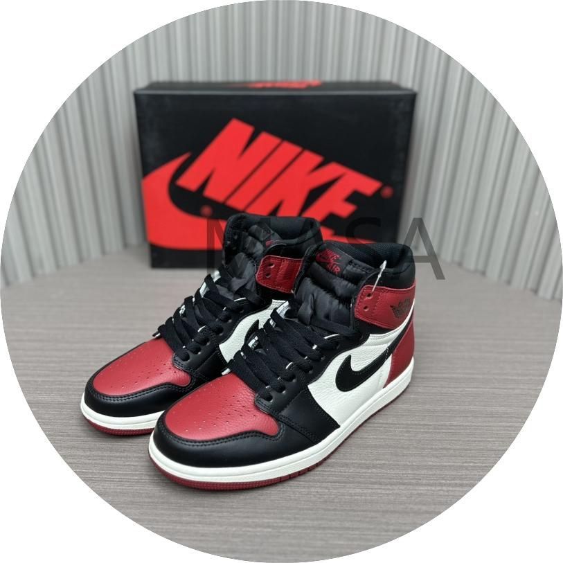 お値下げしました❣️即購入⭕️ ナイキ Air Jordan 1 Retro I High OG ブレッドトウ レッド ブラック シカゴ