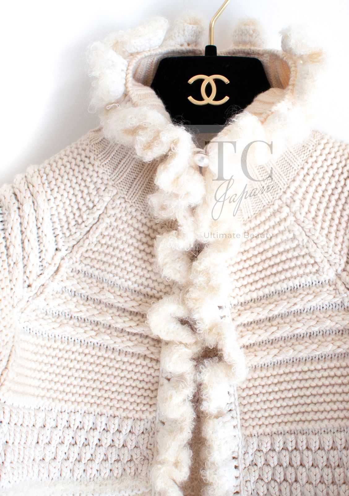売れ筋商品|||シャネル カーディガン CHANEL 42万 カシミア 可愛すぎる ふわっふわ カシミアブレンド モヘア ポンチョ ケープ 大人気 超美品 36 38 42 44 42万 シャネル カーディガン CHANEL カシミア 可愛すぎる ふわっ
