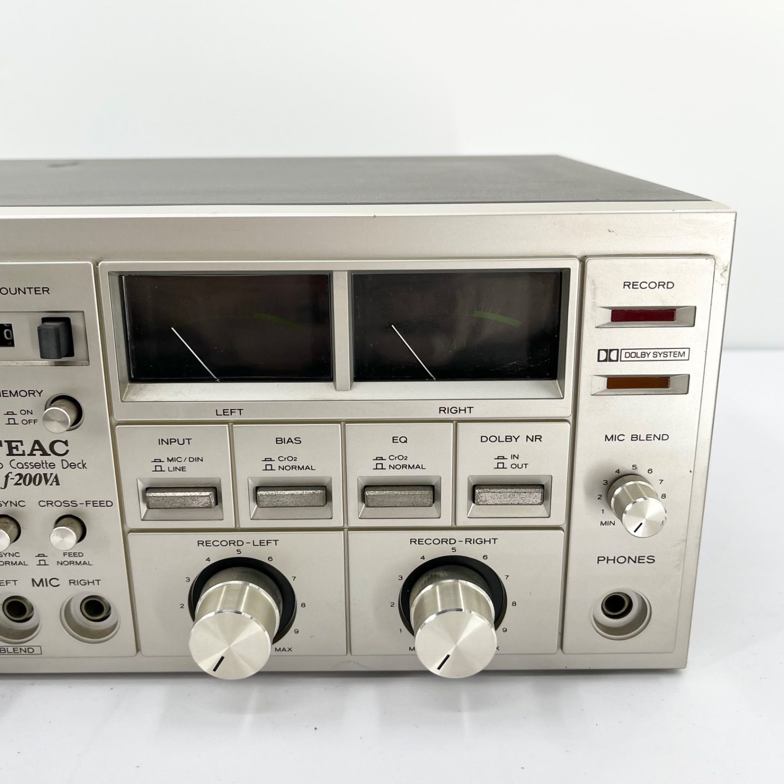 TEAC ティアックF-200カセットデッキ 昭和レトロ 中古動作確認済み現状品 TEAC ティアックF-200カセットデッキ 昭和レトロ 動作確認済み現状品