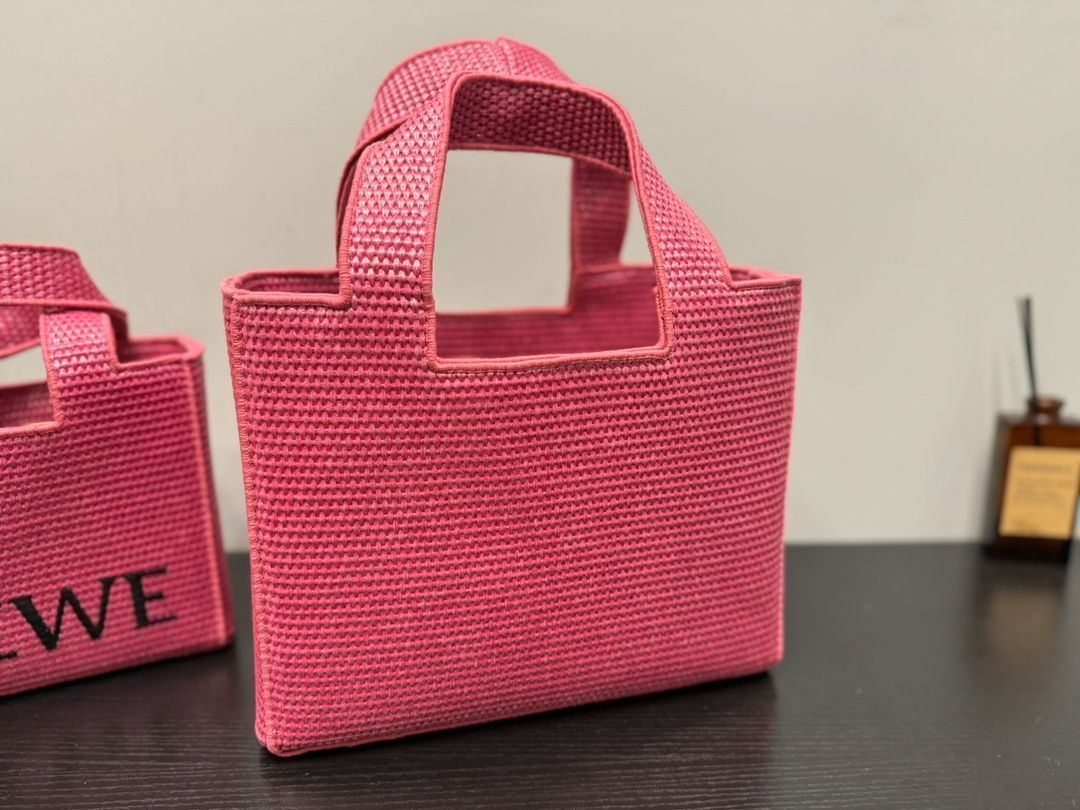  今日 Loewe 意威 Anagram Basket 刺 徽 草 物袋 価格 ハンドバッグ バッグ