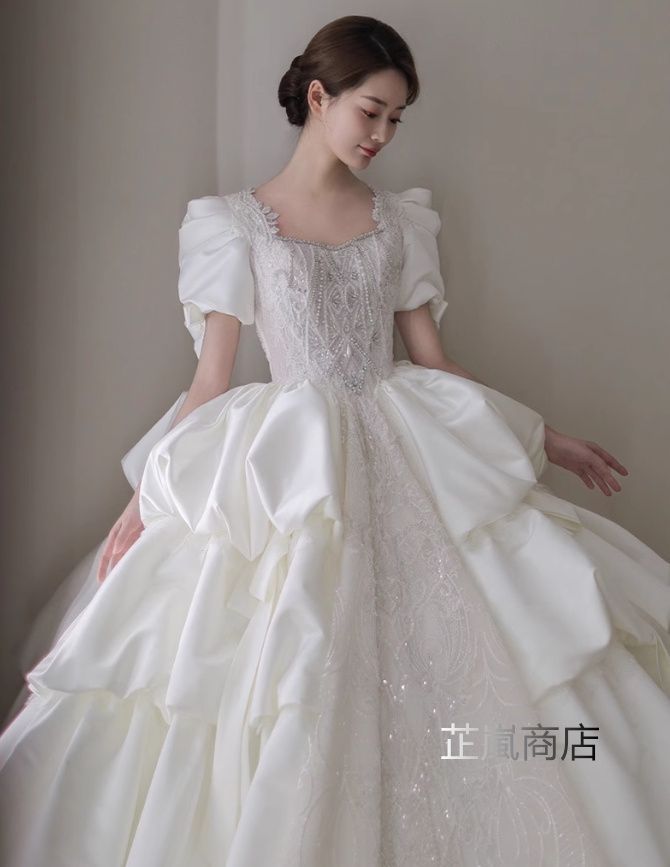 2025 ウェディングドレス 花嫁 二次会 ウエディングドレス 結婚式 ロングドレス プリンセスラインドレス サテン 白 半袖 シンプル 挙式 披露宴