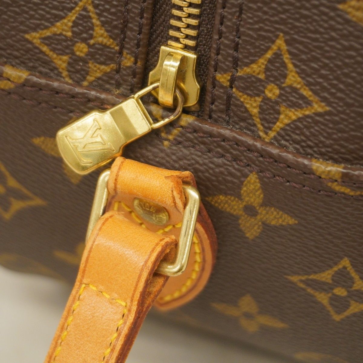 【おすすめ】LOUIS VUITTON（ヴィトン） モノグラム ブロワ　ショルダーバッグ ルイ・ヴィトン(LOUIS VUITTON)ルイヴィトン モノグラム ブロワ M51221