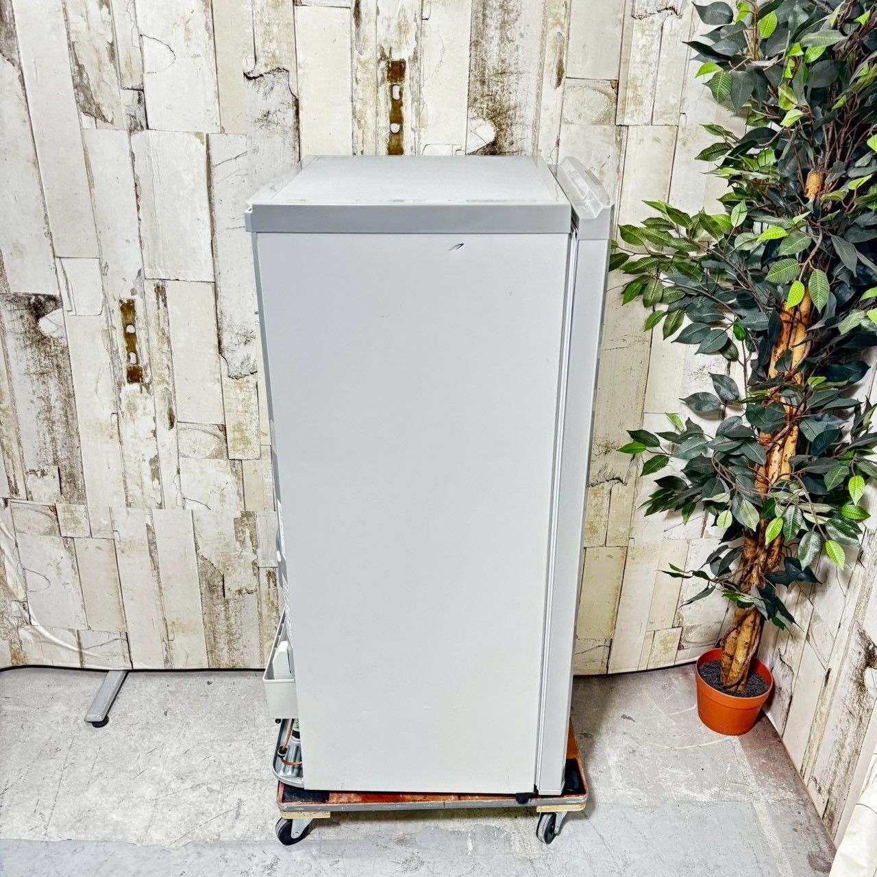  2018年製 三菱 MF-U 12 B-S 1 ノンフロン冷凍庫 121 L 冷凍庫 冷蔵庫 冷凍庫