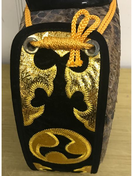 沖縄 琉球 三味線 三線 爪、ケース付 - メルカリ