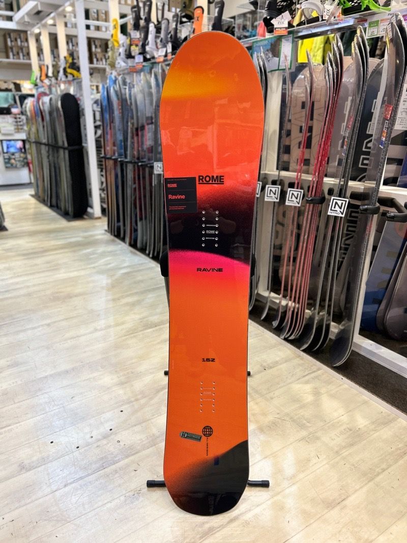 即納】メンズ スノーボード 板 158cm ROME RAVINE ロームラヴィーン 25