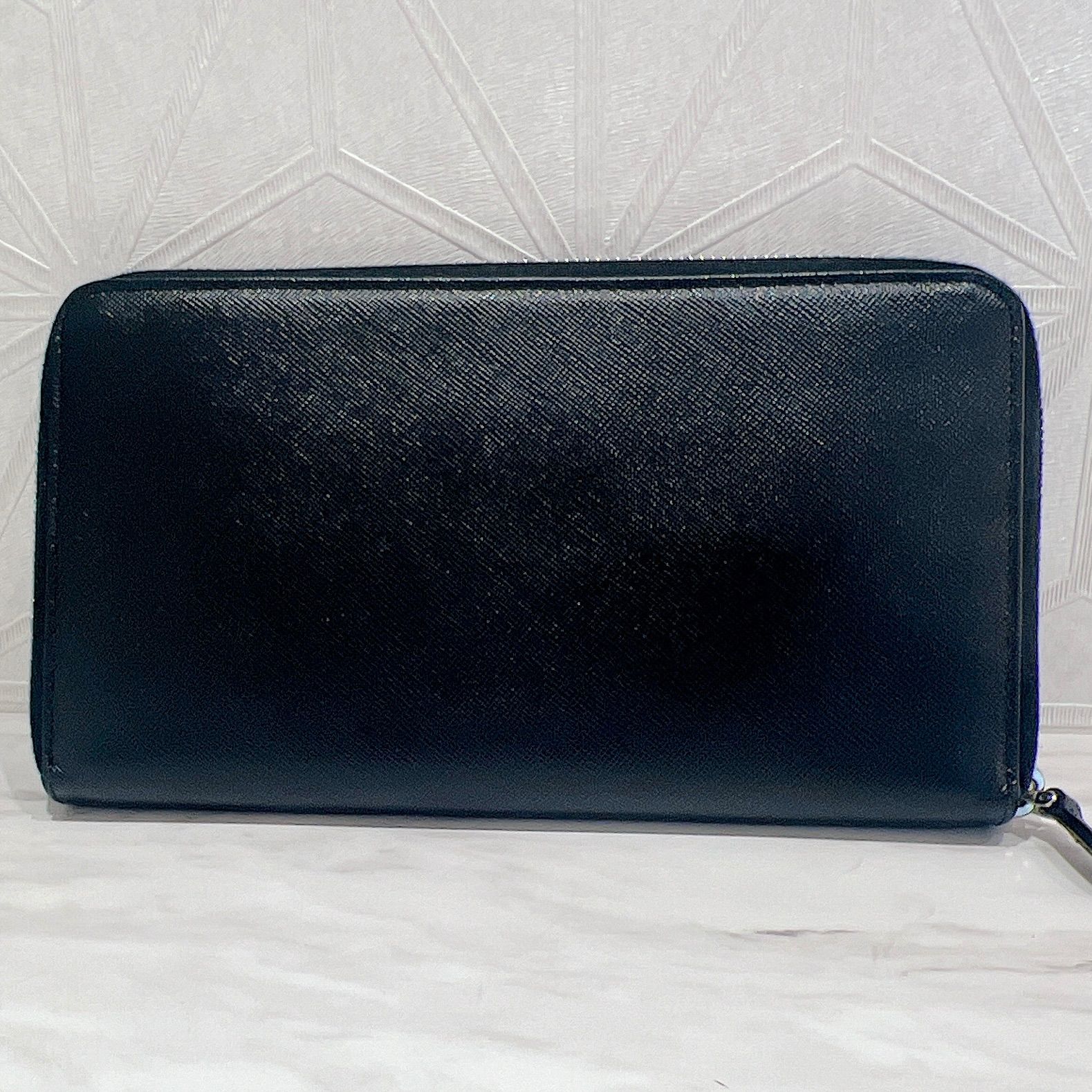 PRADA プラダ 長財布 パスポートケース