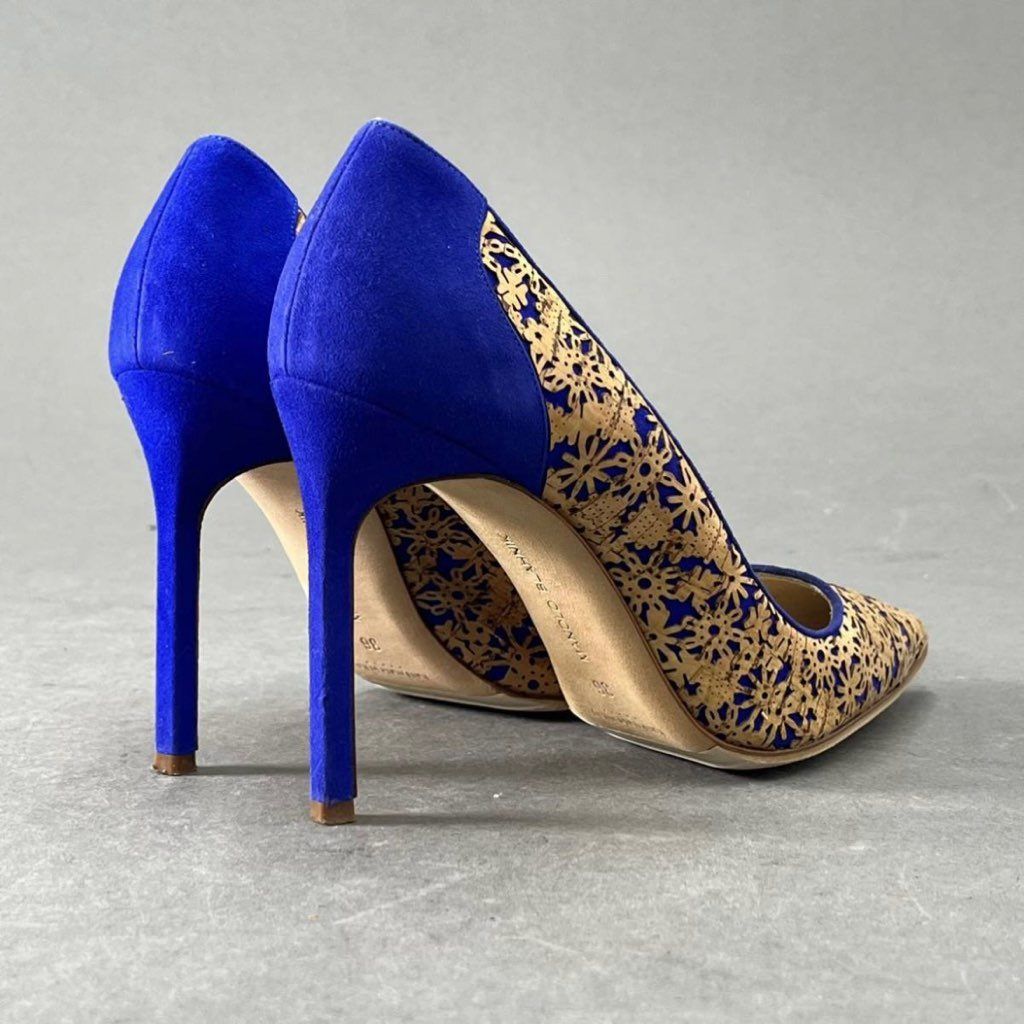 7h4 《極美品》 MANOLO BLAHNIK マノロブラニク ピンヒール パンプス スエード カーフレザー 花柄 カッティング 36 ブルー  レディース - メルカリ