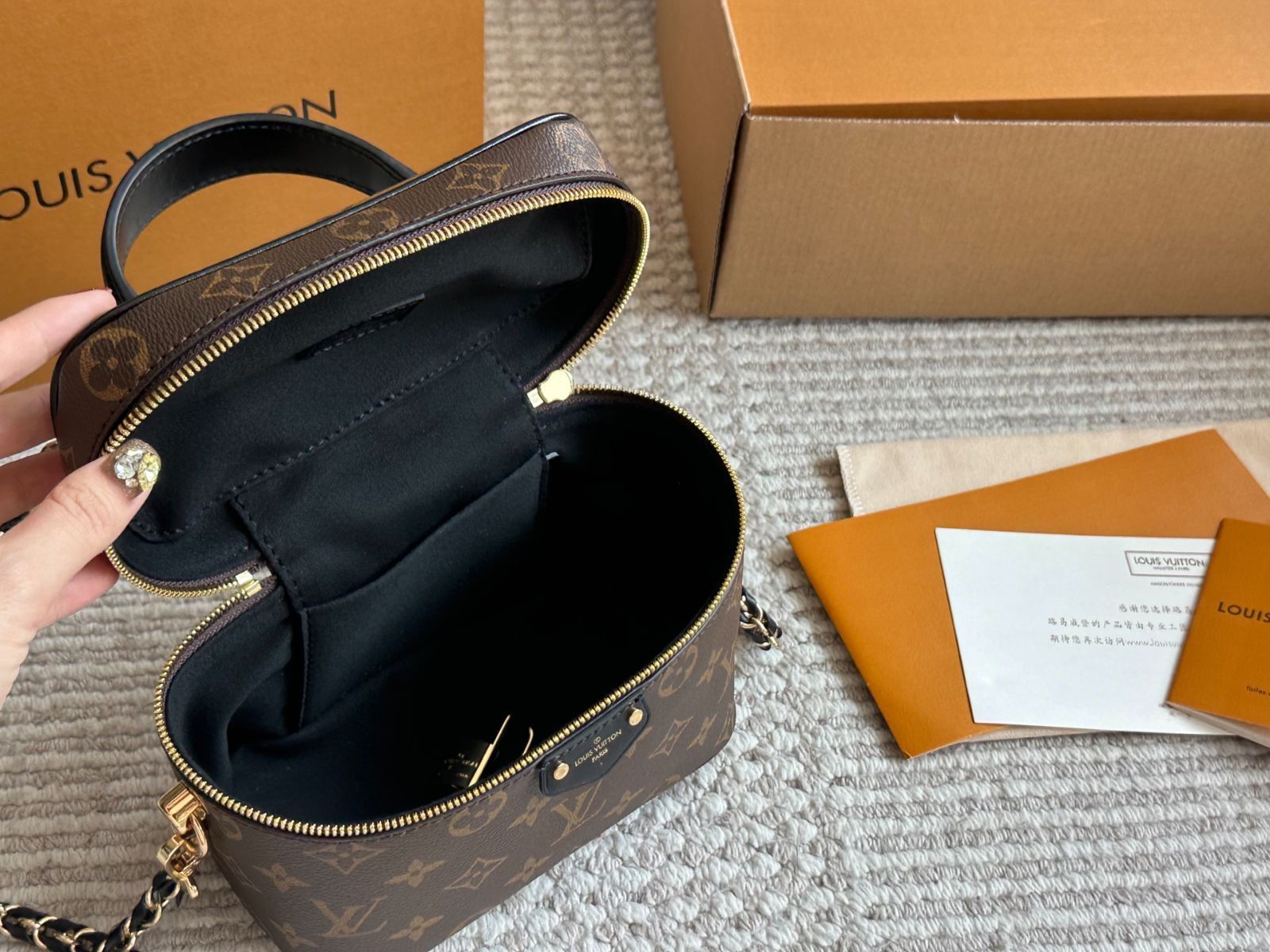 【24SS/一つは欲しい☆】Louis Vuitton ヴァニティバッグ ギフト ヴァニティ Louis Vuitton(ルイヴィトン) バッグ・カバン