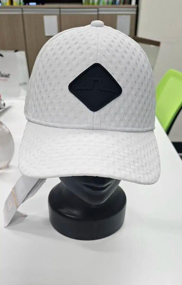 J.LINDEBERG(J.リンドバーグ) ゴルフ帽子 メッシュ素材 メンズ フリーサイズ 純正品/新品