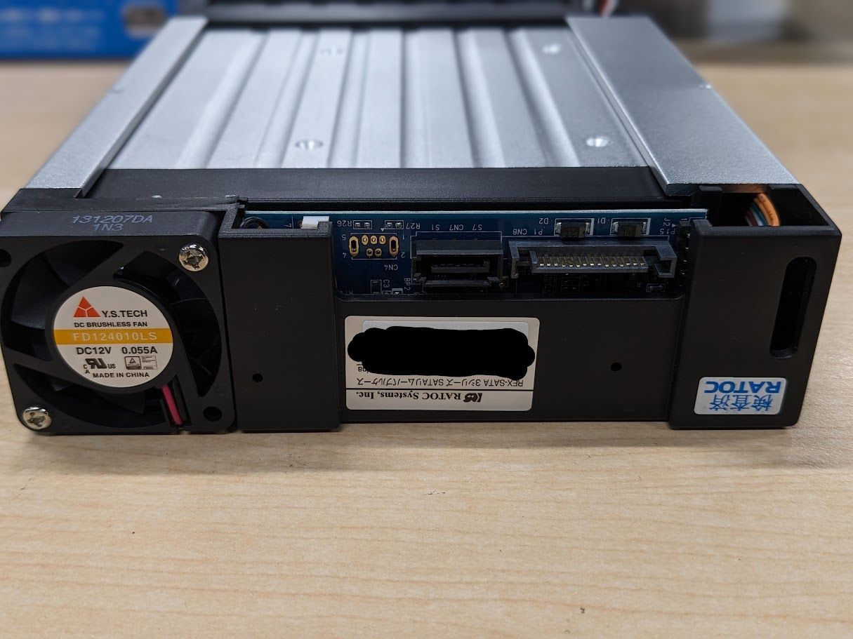 新品：Razer レイザー Core X 外付けハードディスクケース ブラック