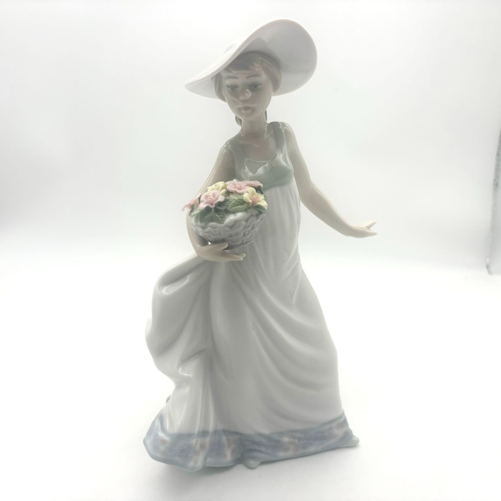 LLADRO（リヤドロ）　春の花かご（スペシャルバージョン）【新品未開封】 LLADRO リヤドロ 春の花かご フィギュリン - メルカリ