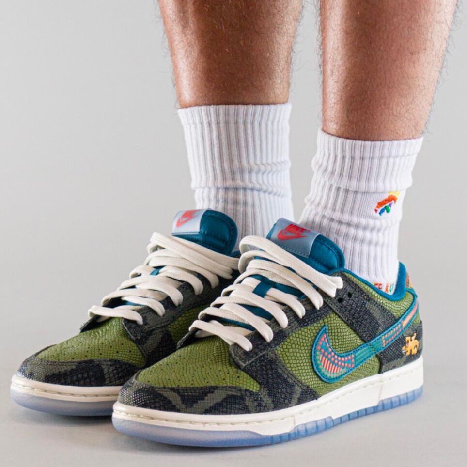 NIKE DUNK LOW SIEMPRE FAMILIA ナイキ ダンク ロー シエンプレファミリア DO2160-335 - メルカリ