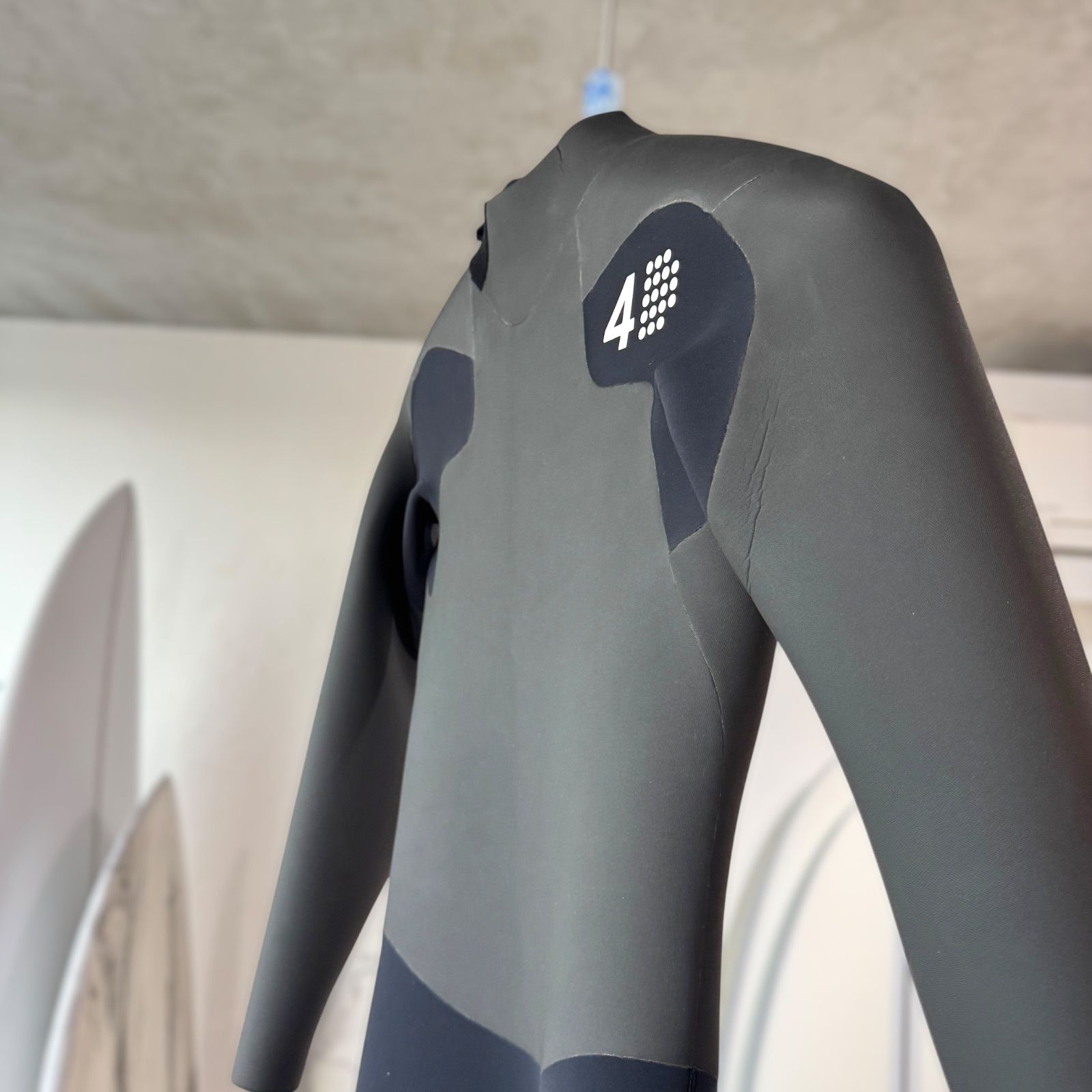 新品 サーフィン ウエットスーツ 4D セミドライ4DIMENSIONS 4