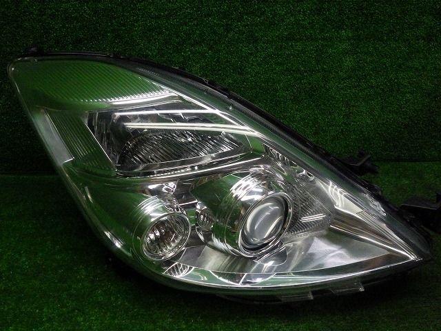 アイシス 後期 ヘッドライト左右セット HID KOITO 44-72 アイシス 後期