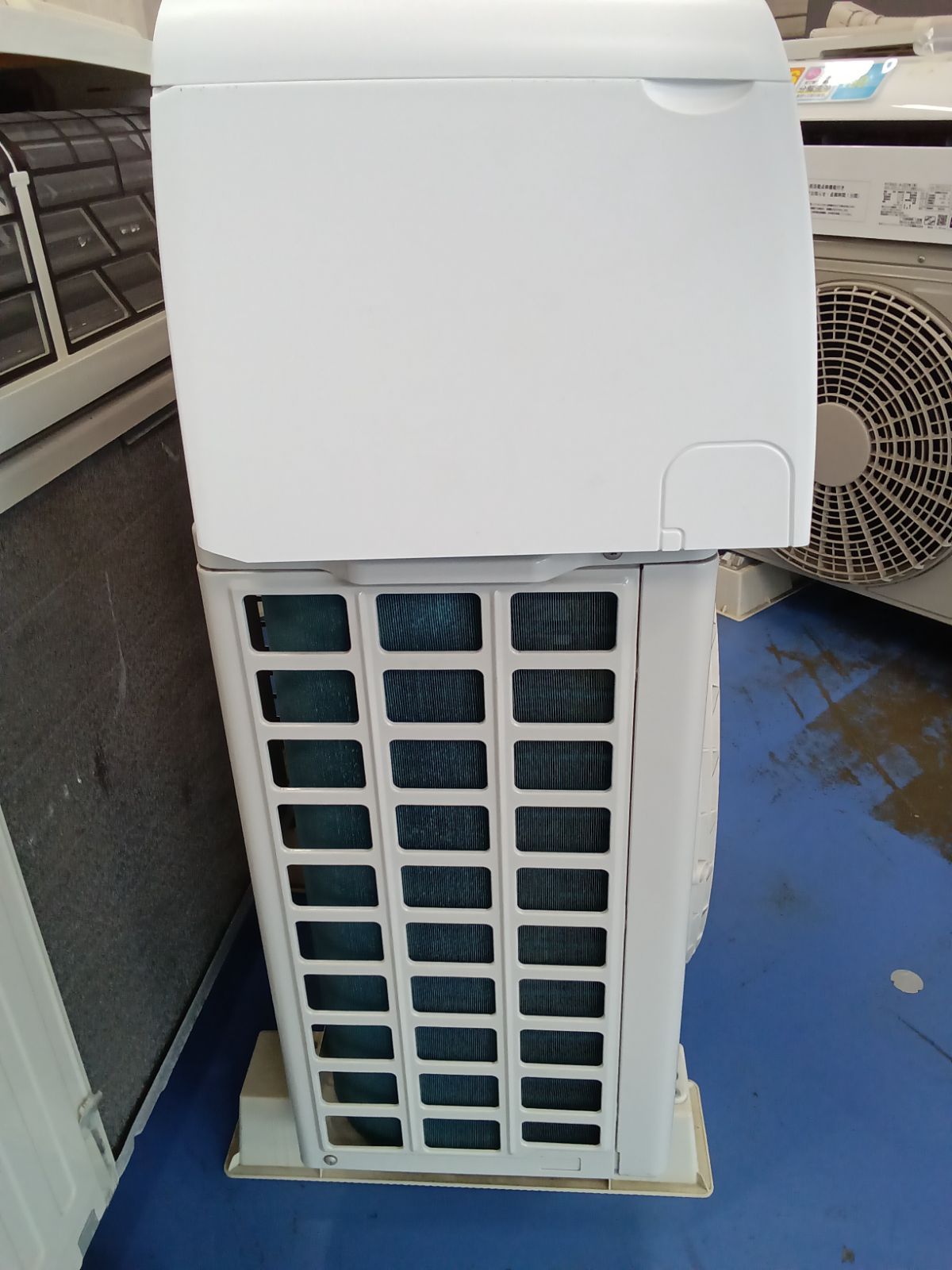 〇 関東地域 販売 Hisense ハイセンス ルームエアコン 製 室内機 AT-HA2213-W 室外機 AC-HA2213 室内機と室外機セット 取り付け工事無し