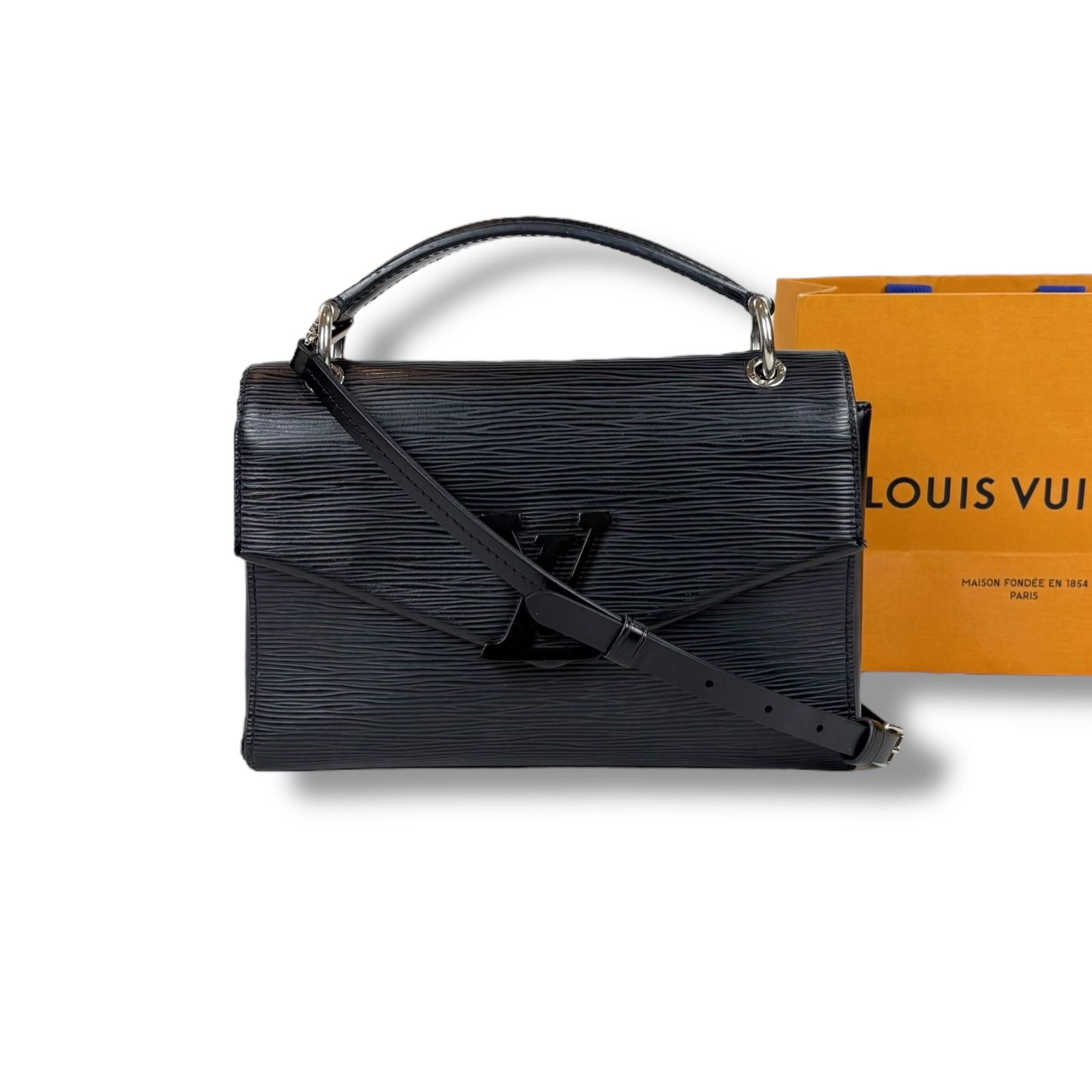 新品♡保存箱付♡サルヴァトーレ フェラガモ ブランドロゴ シュー