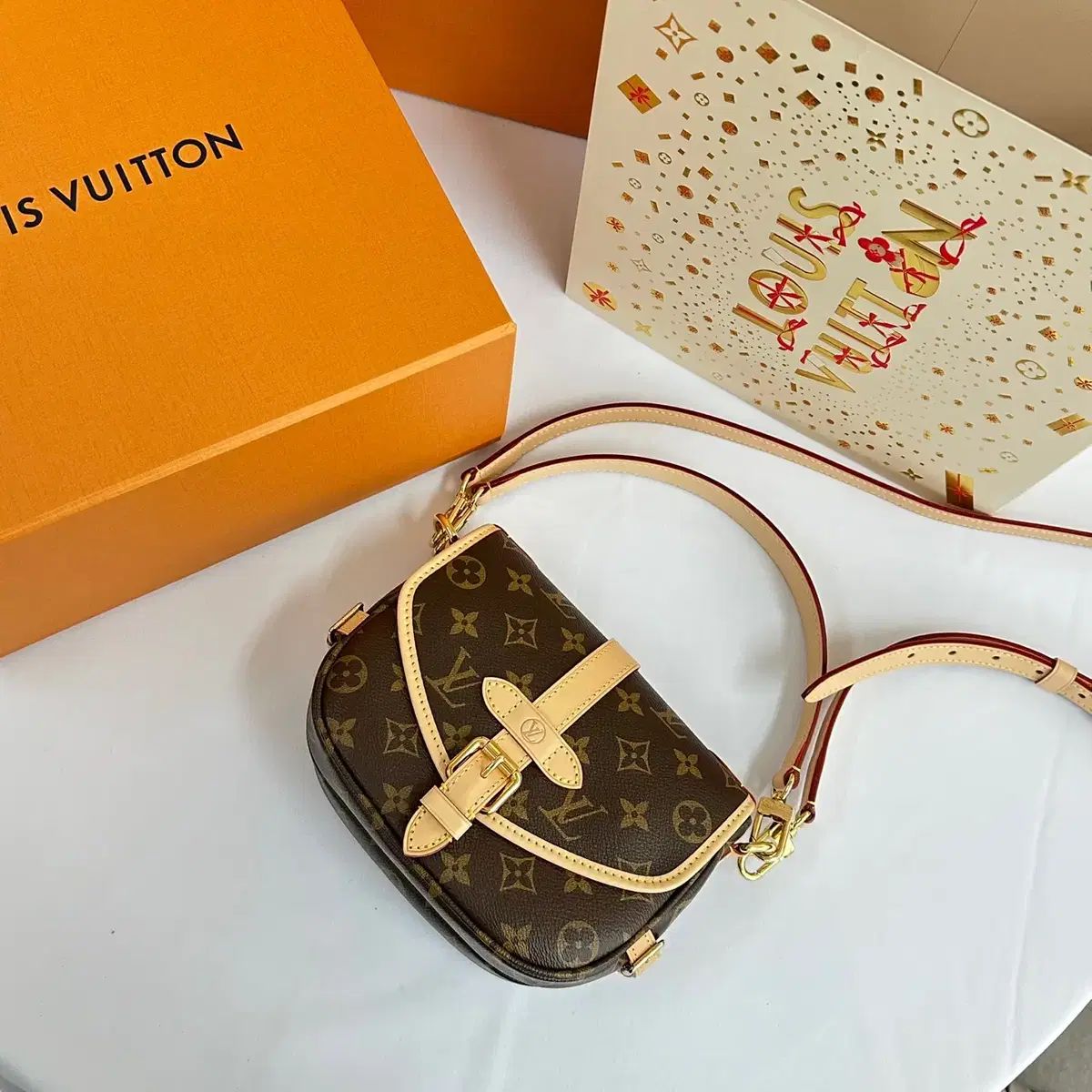 Louis Vuitton ルイヴィトン モノグラム ソーミュール BB M46740