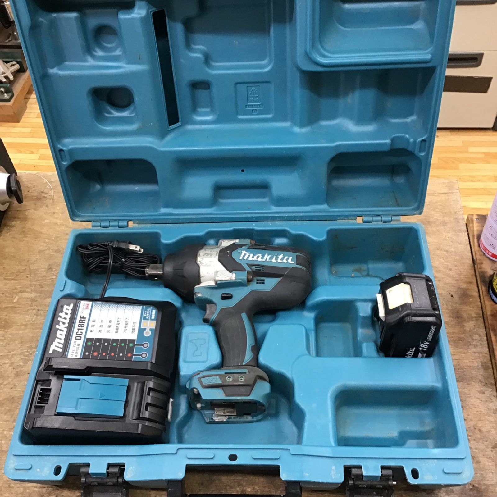 マキタ(makita) TW1001DRGX 充電式インパクトレンチ 18V 6.0Ah マキタ(makita) TW1001DRGX 充電式インパクトレンチ 18V 6.0Ah