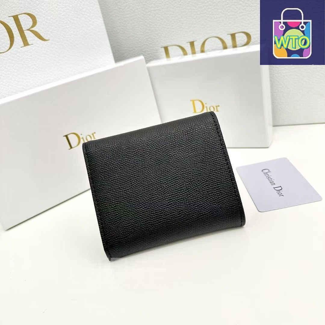 【レビューで送料無料】 新品未使用 DIOR財布[本日特価|新品未使用品] - メルカリ 小物