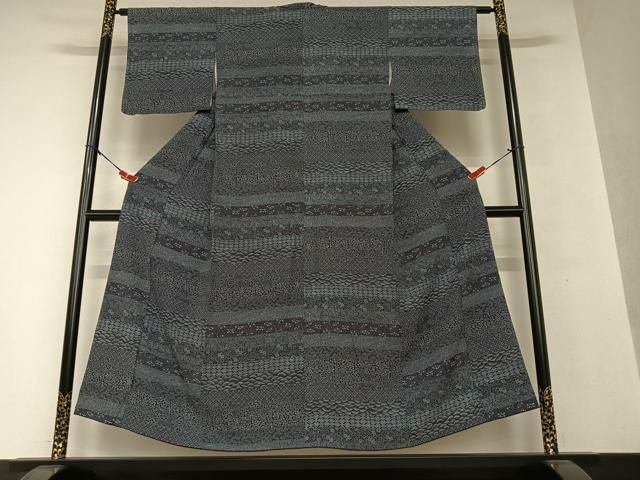 平和屋着物○藍造り国選定無形文化財 藍師・佐藤昭人 小紋 横段吉祥花