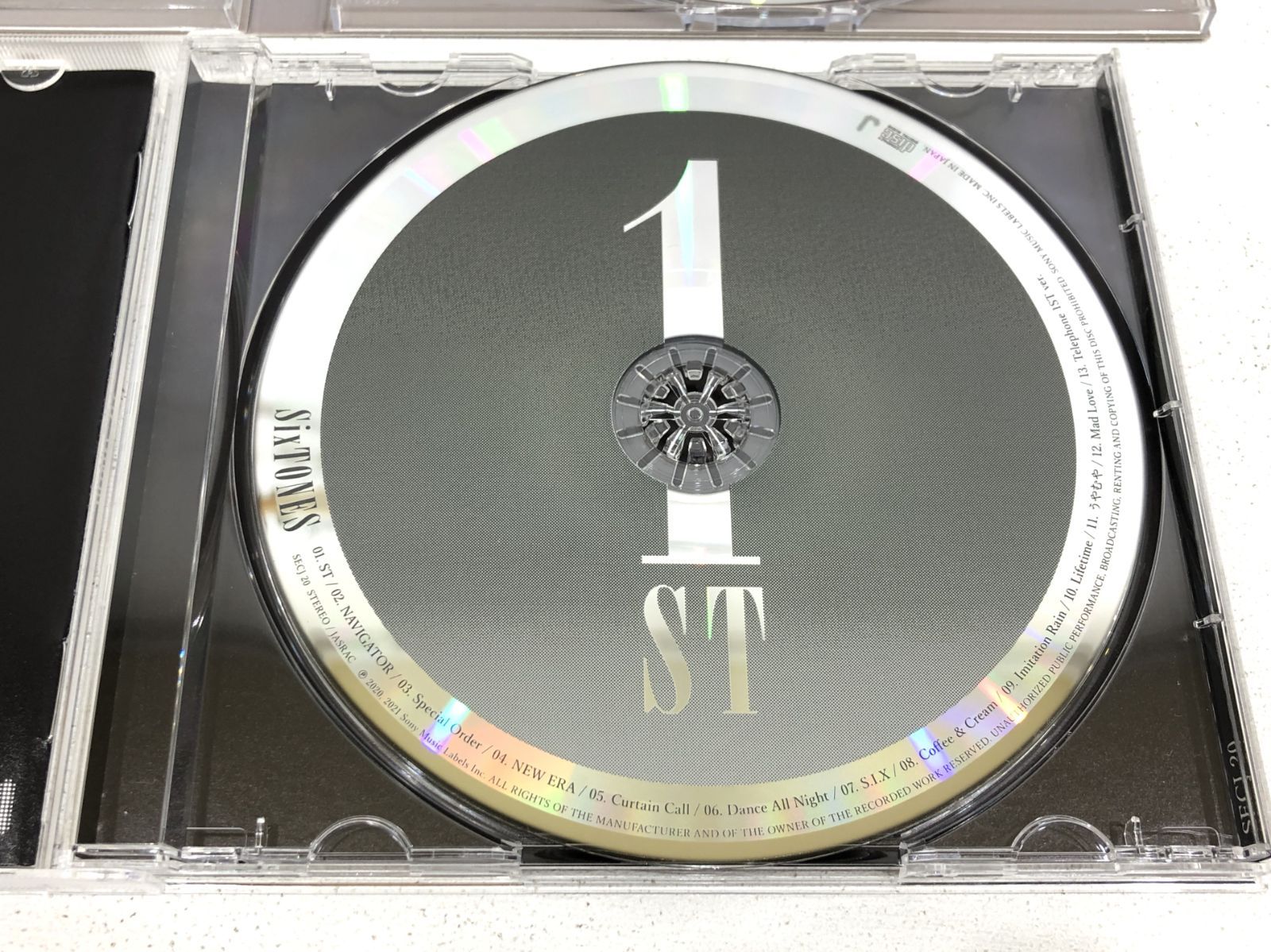 SixTONES 1ST 3形態 SixTONES 1ST の3形態 SixTONES 1ST 3形態セット（G1661） Amazon.co