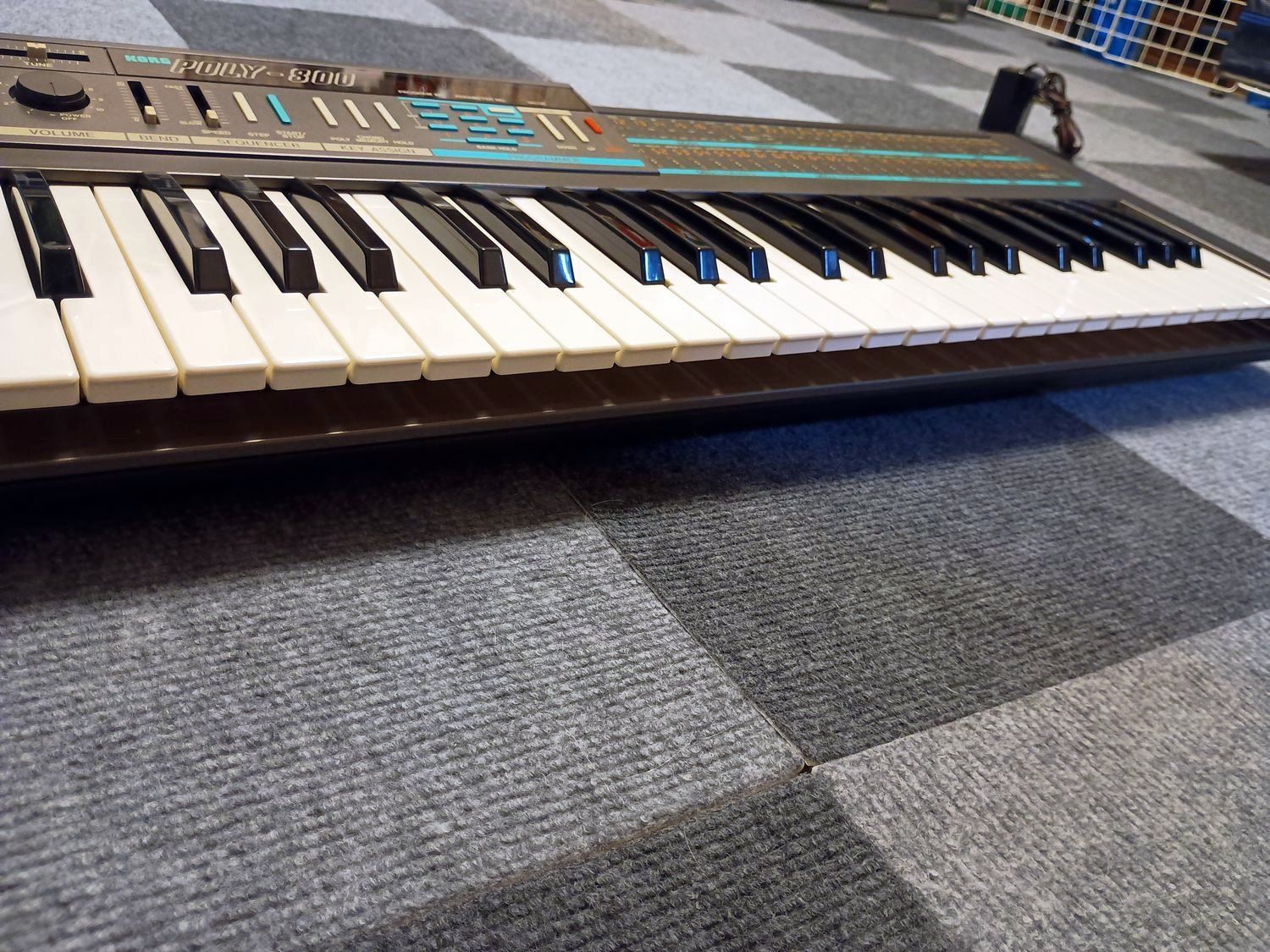KORG POLY-800 アナログシンセサイザー バックアップ改造済 KORG POLY-800 アナログシンセサイザー バックアップ改造済
