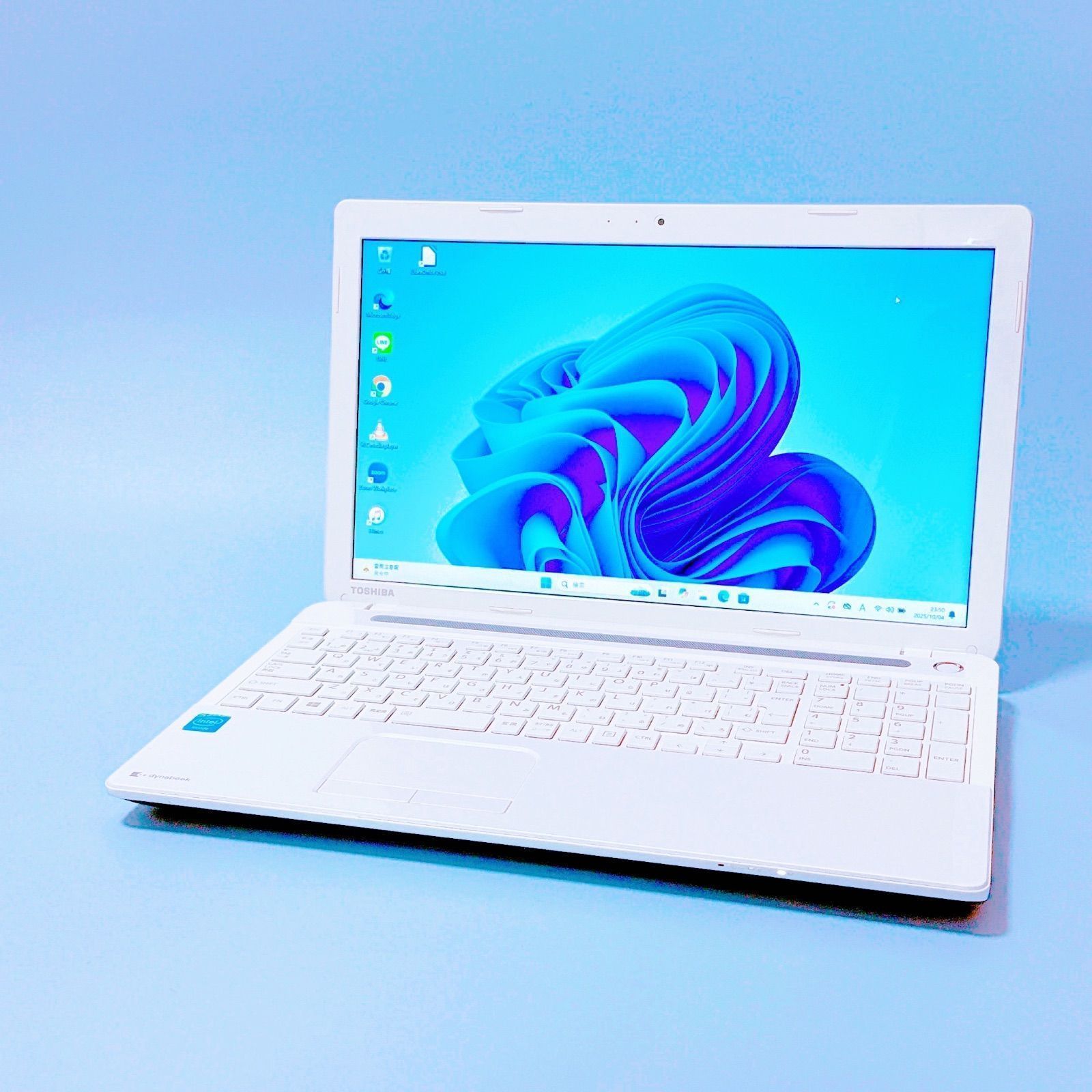 y1⭐️新品SSD ノートパソコン Windows11 カメラ付き 新品SSDで爆速起動！✨Windows11搭載の薄型ノートパソコン！カメラ