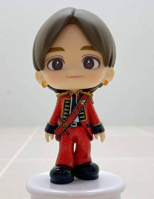 山田涼介フィギュアノーマル　RED銀テープつき 山田涼介 フィギュア ノーマル - メルカリ