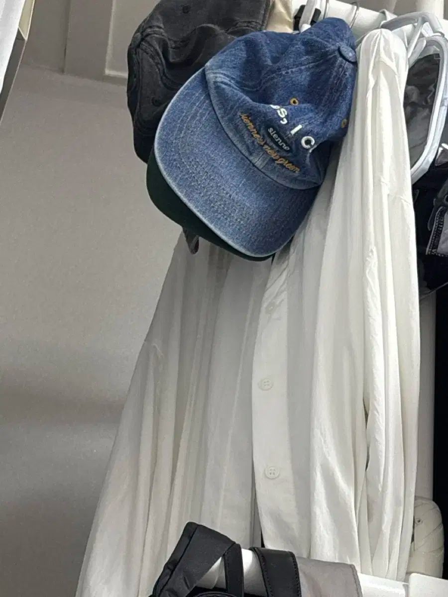 ホワイト