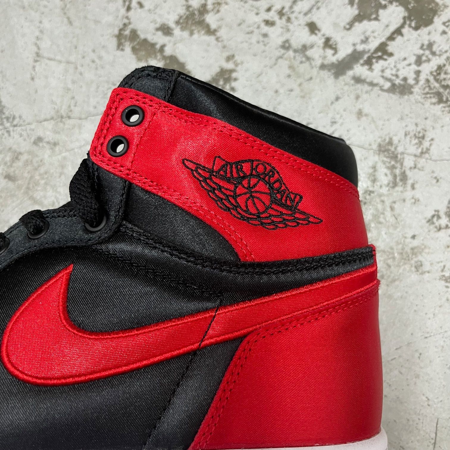 国内正規 NIKE WMNS AIR JORDAN 1 RETRO HIGH OG ナイキ ウィメンズ エアジョーダン 1 レトロ ハイ サテン  ユニバーシティーレッド FD4810-061 スニーカー 27cm 68390A2 - メルカリ