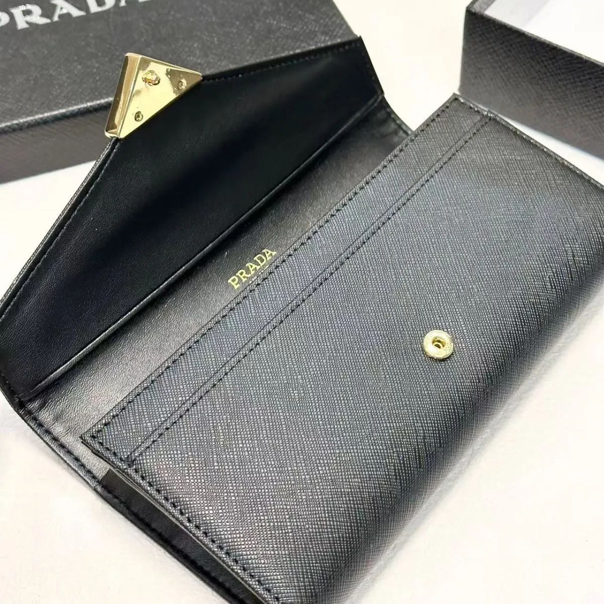 シンプルで実用的な財布
