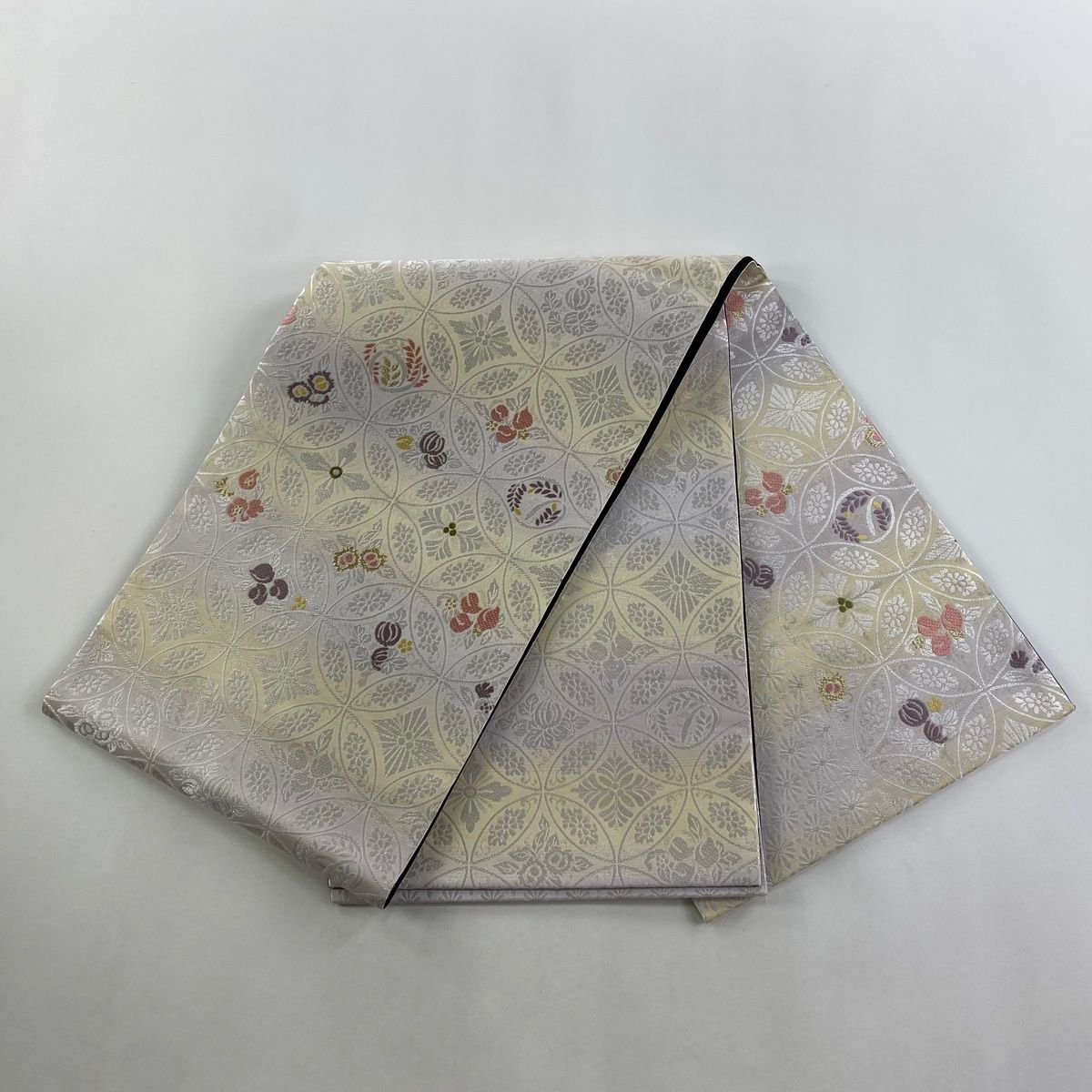 袋帯 美品 名品 箔 金糸 リバーシブル 草花 七宝 正絹 お太鼓柄 六通 
