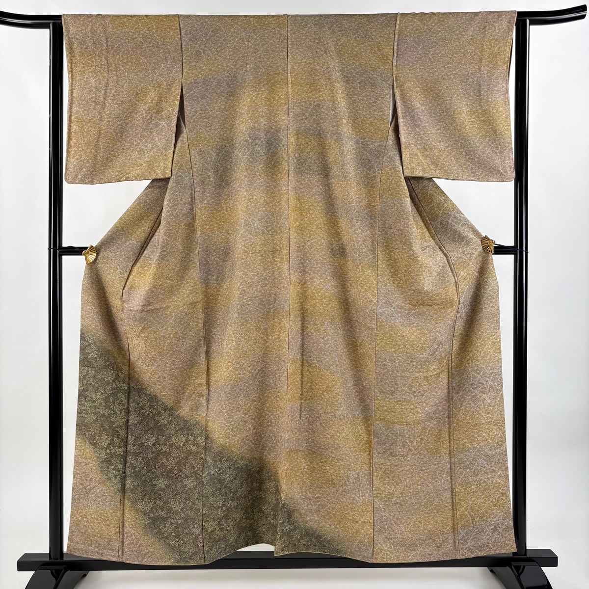 付下げ 身丈157cm 裄丈62.5cm S 袷 落款 草花 ぼかし 金彩 黄土色 正絹 秀品