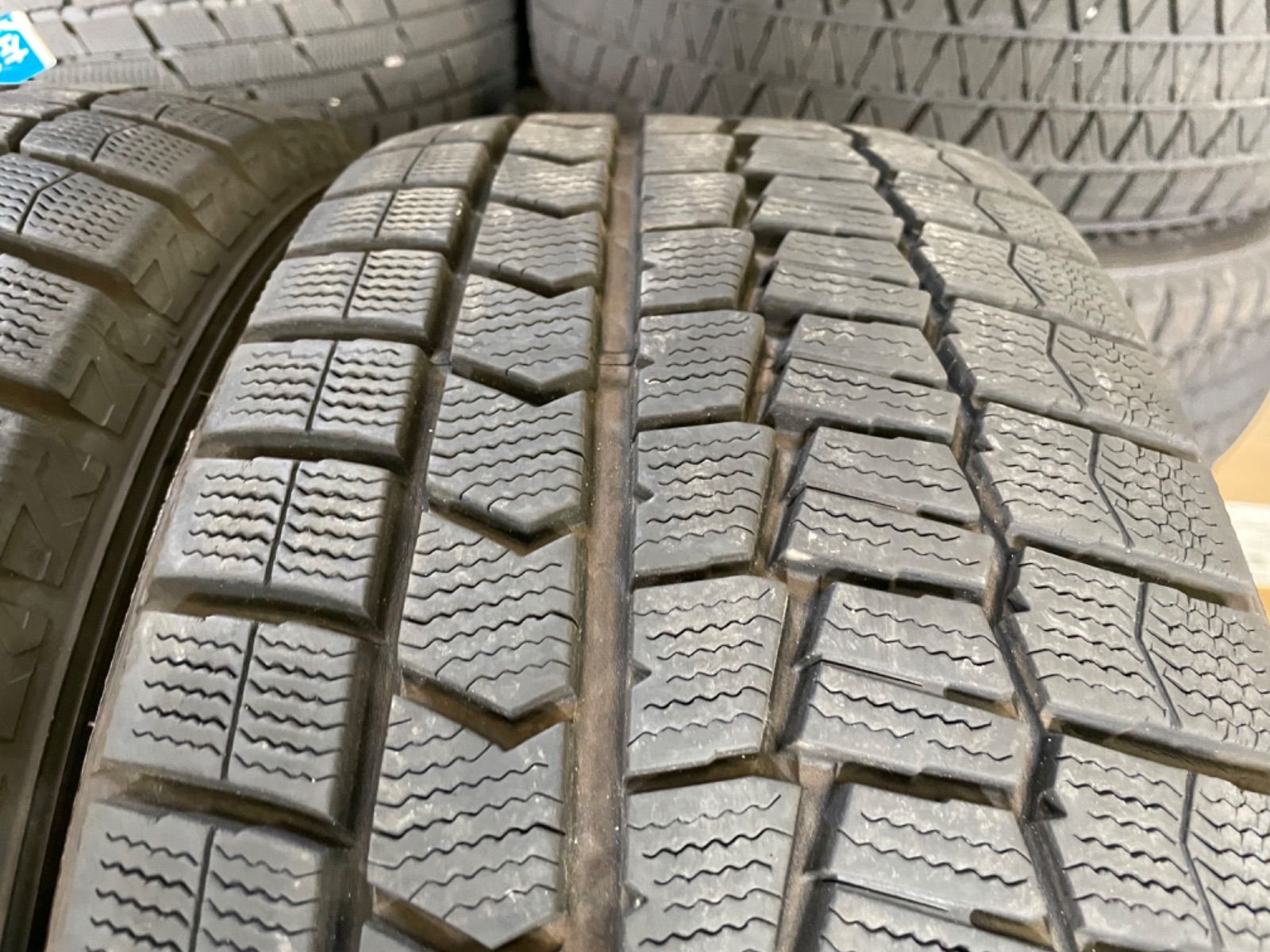 （F0121）中古スタッドレスタイヤ４本セット！225/55R17 ダンロップWN02 フォレスター、XV、スカイライン、10系アルファードなどに！