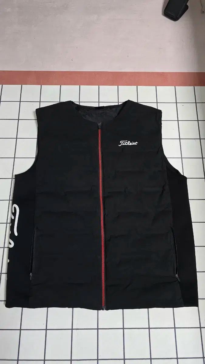 Titleist(タイトリスト) 軽量パッド入りベスト
