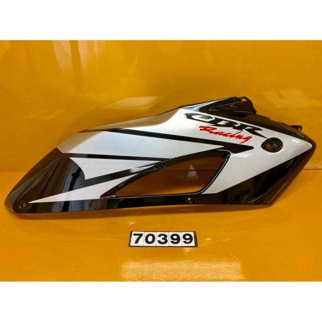 70399 ? ? HONDA ホンダ CBR1000RR SC57 Racing ミドルカウル サイドカウル 黒 白
