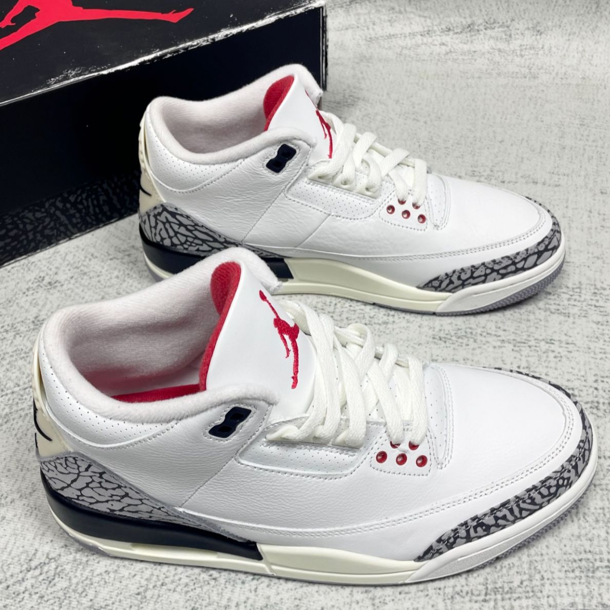 新品未使用 DN3707-100 男女兼用 Nike Air Jordan 3 Retro 