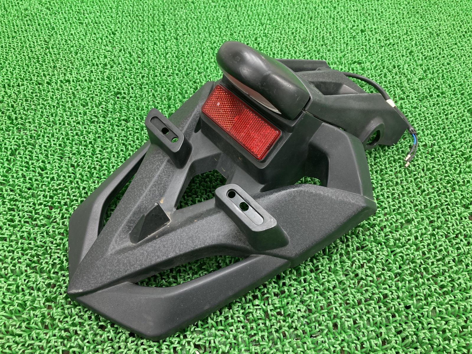 T-MAX530 リアフェンダー BC3 ヤマハ 純正 中古 バイク 部品 SJ15J TMAX530 割れ欠け無し 品薄 希少品 車検 Genuine
